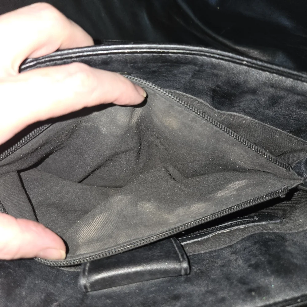 Guess quilted large bag 12"x10"x4" w/free G by Guess card holder - Picture 10 of 13